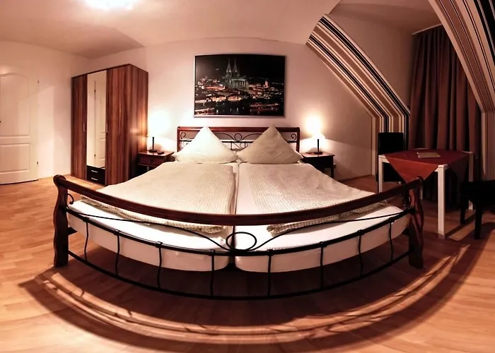 Balthasar Neumann Speiserei&Gästehaus - Zentrum Brühl -E-Ladestation, nähe Phantasialand